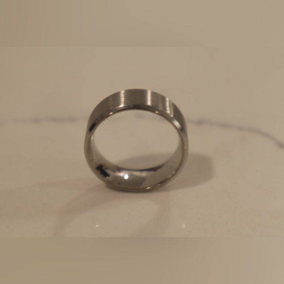 Silver Ring - Picture 4 of 5